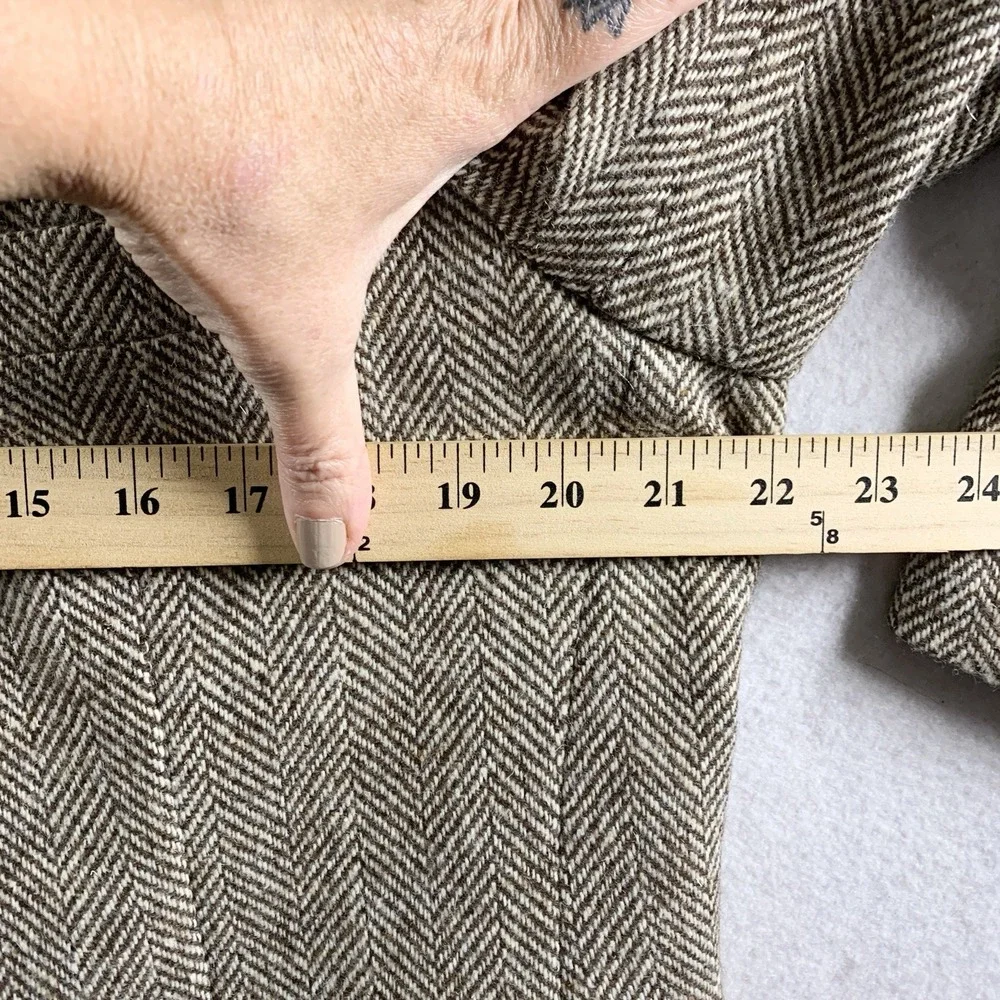 VTG Mens Herringbone Tweed Sport Coat Sz 44R Wood Buttons Ivy League Preppy